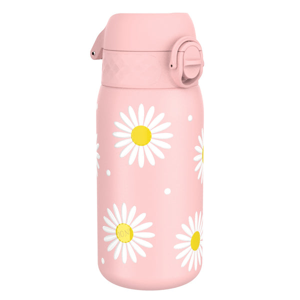A pink water bottle, adorned with white daisies, sits on a white background. The bottle has a pink lid with a hinged closure.
